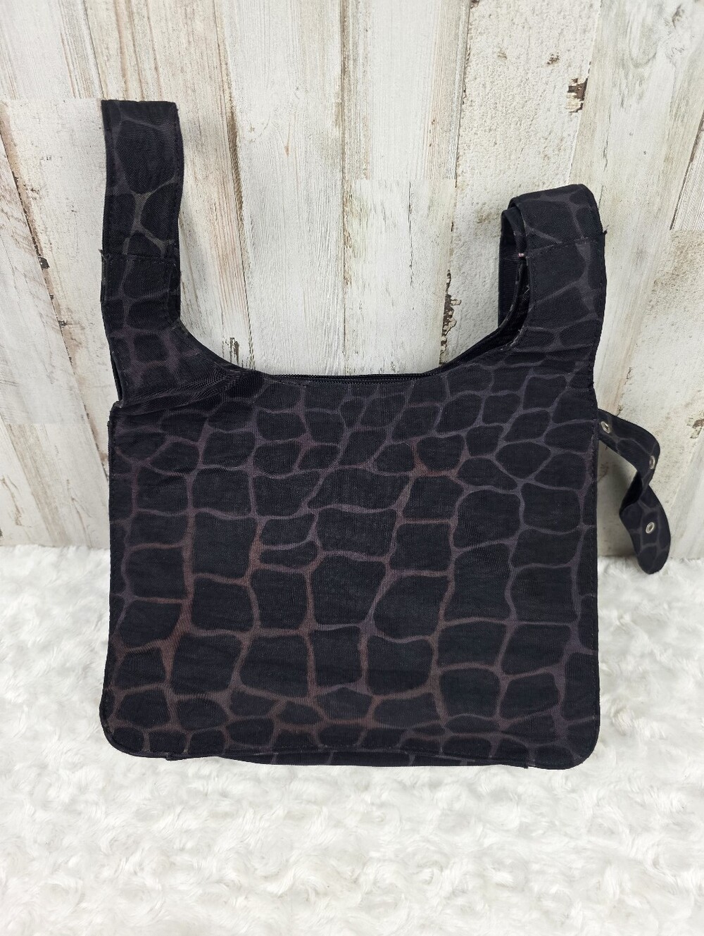 Baggallini Everywhere Slim Black Patterned Crossbody Bag - Picture 2 of 12